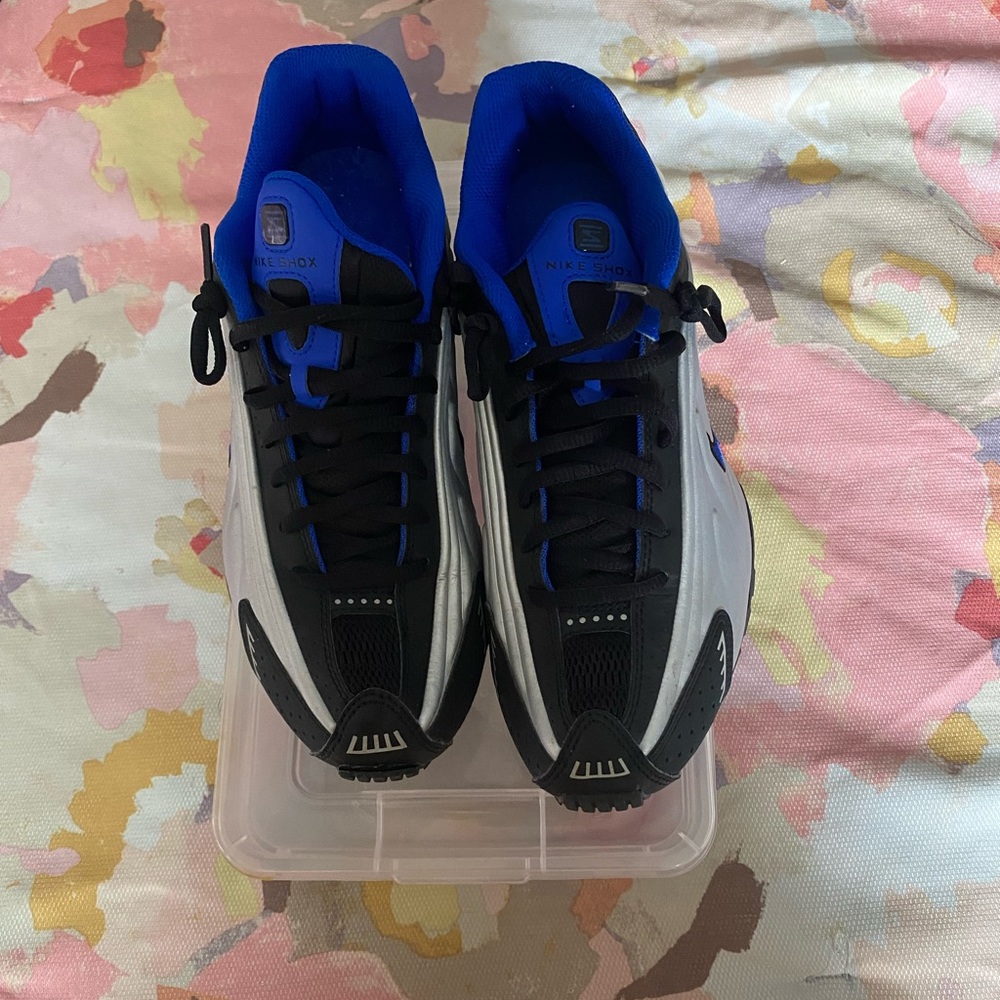 NIKE SHOX R4